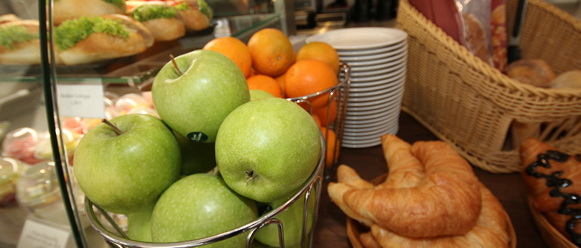 Hempel_GesundheitsPartner_cafeemil_Auslage